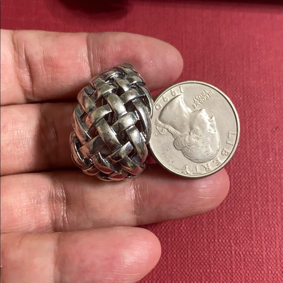 🖤GIVENCHY💕VTG weaving design clip on earrings - Picture 4 of 8